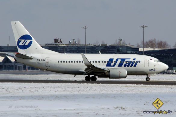 Boeing 737-524